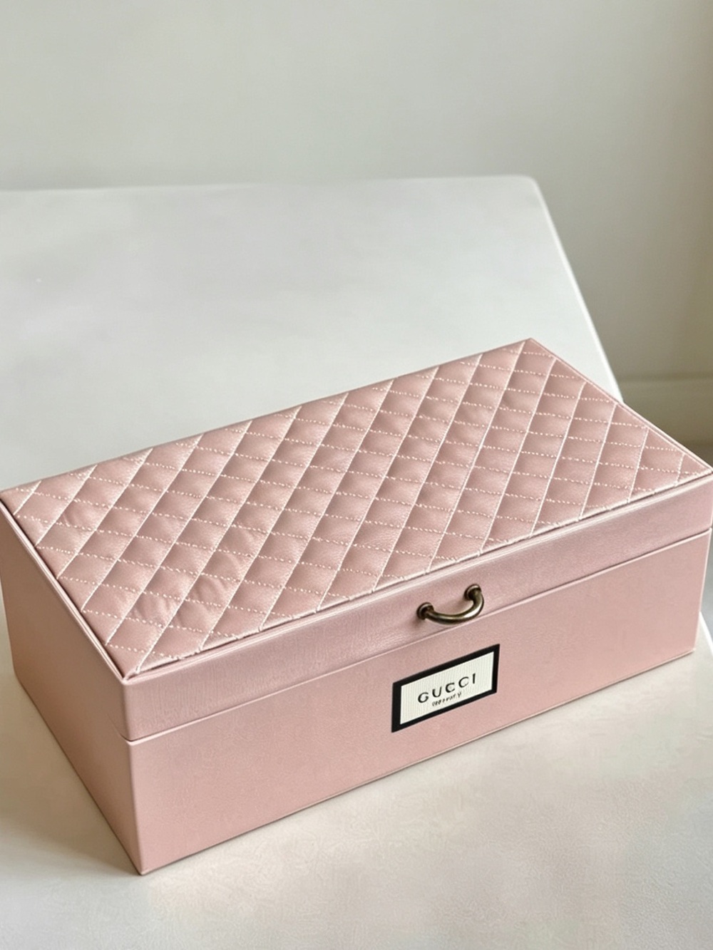 Gucci beauty gift jewelry /makeup box